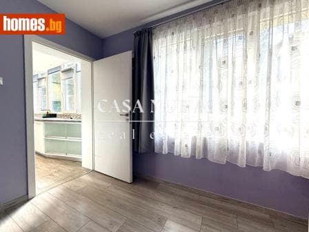 Тристаен, 60m²