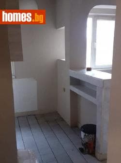 Тристаен, 80m²
