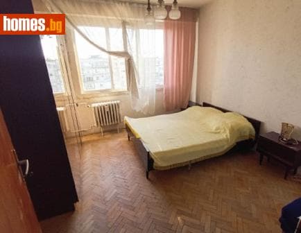 Тристаен, 90m²