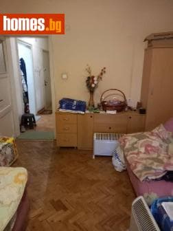 Тристаен, 98m²