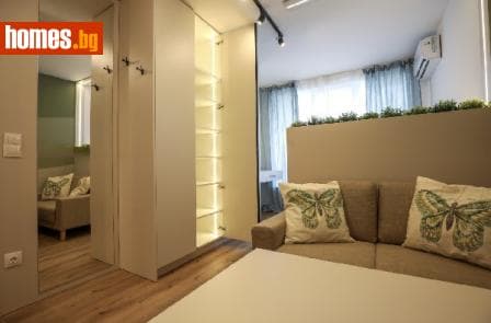 Тристаен, 104m²