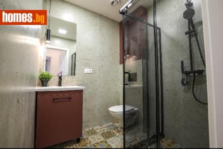 Тристаен, 104m²