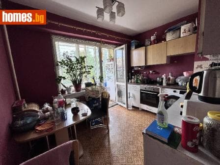 Тристаен, 88m²