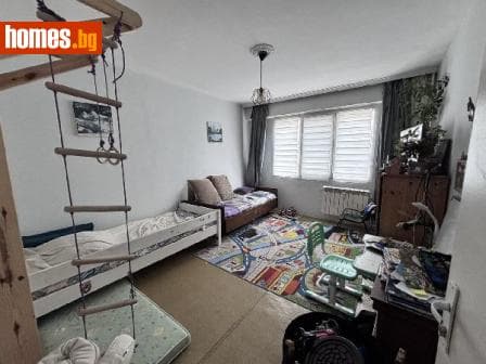 Тристаен, 88m²