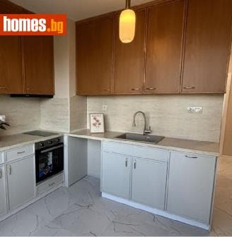 Тристаен, 80m²