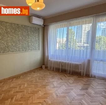 Тристаен, 80m²