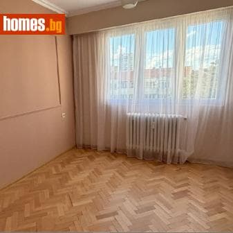 Тристаен, 80m²