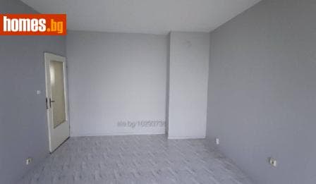 Тристаен, 65m²