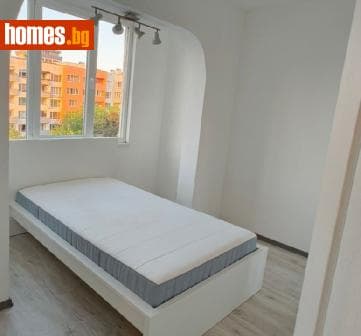 Тристаен, 61m²