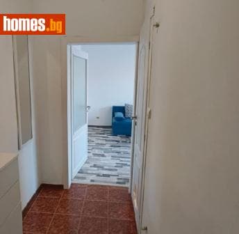 Тристаен, 61m²