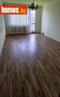 Тристаен, 84m²