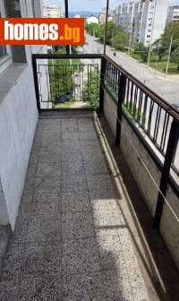 Тристаен, 84m²