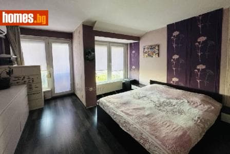 Тристаен, 95m²
