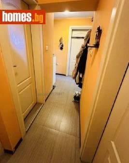 Тристаен, 95m²