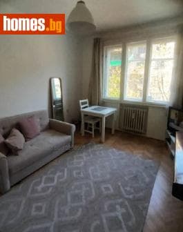 Тристаен, 80m²