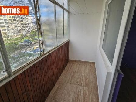 Тристаен, 66m²
