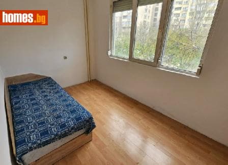 Тристаен, 66m²