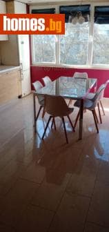Тристаен, 96m²