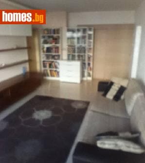 Тристаен, 96m²