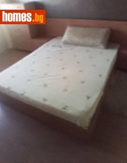 Тристаен, 96m²