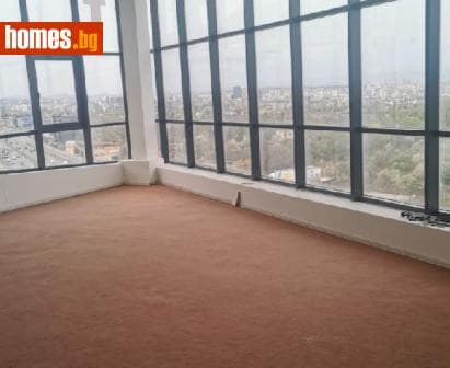 Тристаен, 150m²
