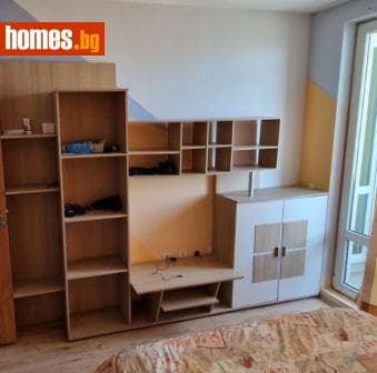 Тристаен, 83m²