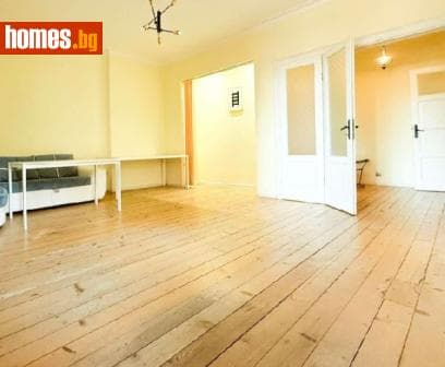 Тристаен, 85m²