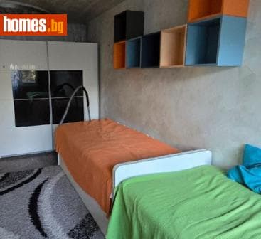 Тристаен, 85m²
