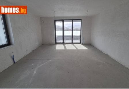 Тристаен, 118m²