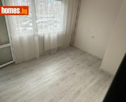 Тристаен, 75m²