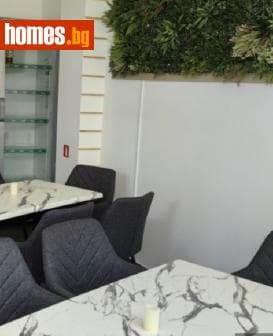 Тристаен, 71m²
