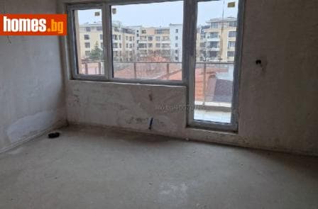 Тристаен, 161m²
