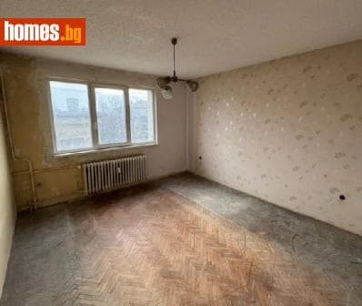 Тристаен, 76m²
