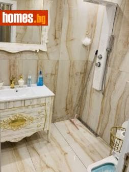 Тристаен, 95m²
