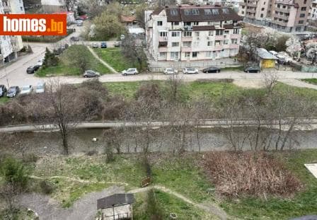 Тристаен, 95m²