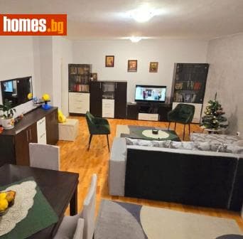 Тристаен, 96m²