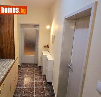Тристаен, 96m²
