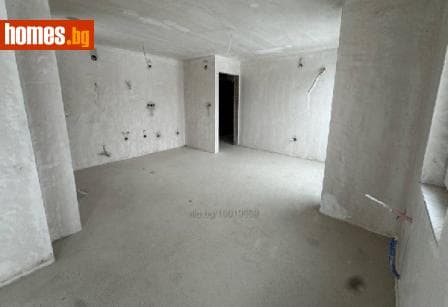 Тристаен, 161m²