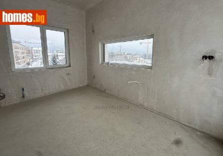 Тристаен, 161m²