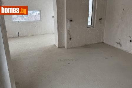 Тристаен, 161m²