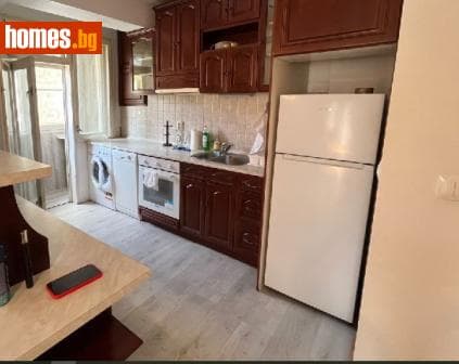 Тристаен, 90m²