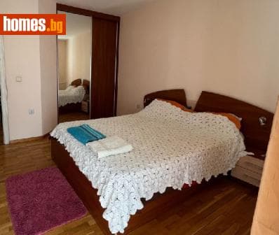 Тристаен, 90m²
