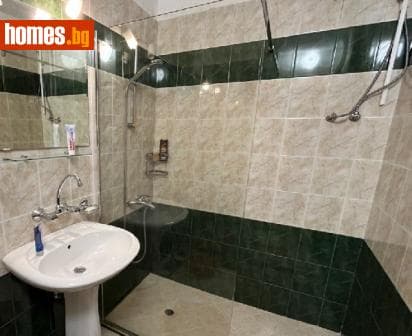 Тристаен, 90m²