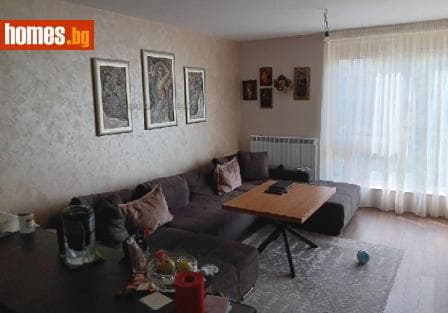 Тристаен, 106m²