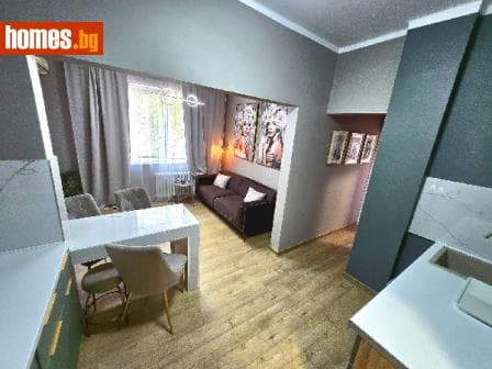 Тристаен, 68m²