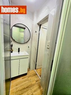 Тристаен, 68m²