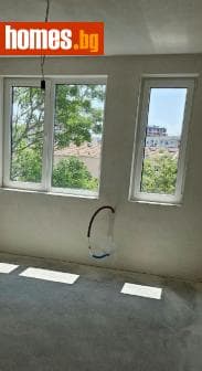Тристаен, 91m²