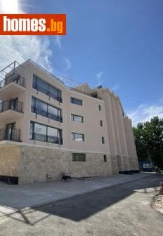Тристаен, 135m²