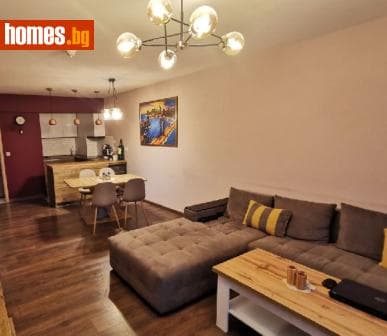 Тристаен, 106m²