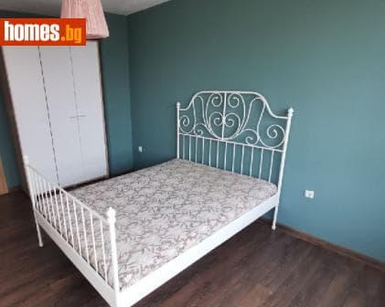Тристаен, 106m²